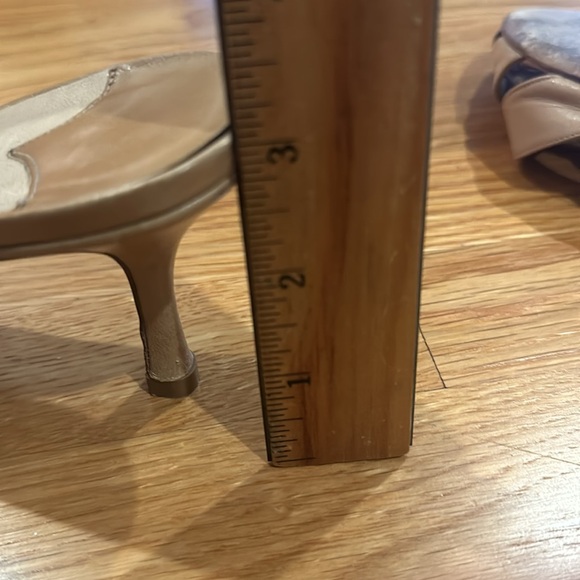 Jimmy Choo tan VTG kitten heel - Picture 5 of 9